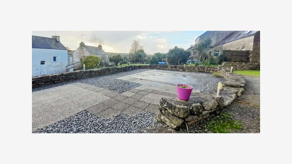 AV immeuble sur 3 niveaux Centre-bourg d'Elliant