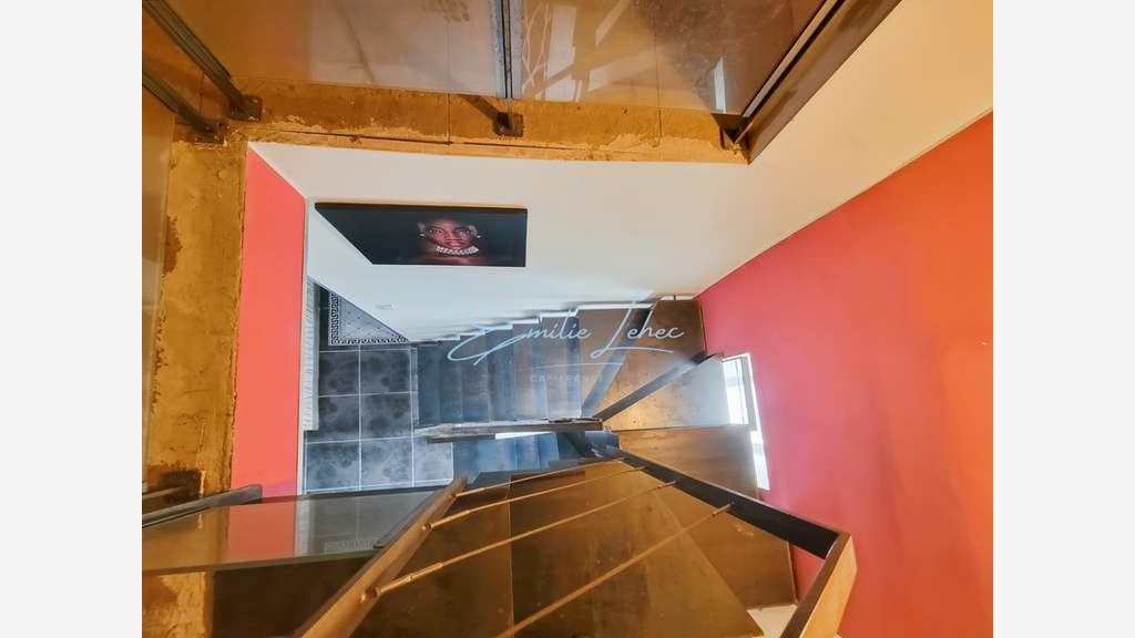 AV immeuble sur 3 niveaux Centre-bourg d'Elliant