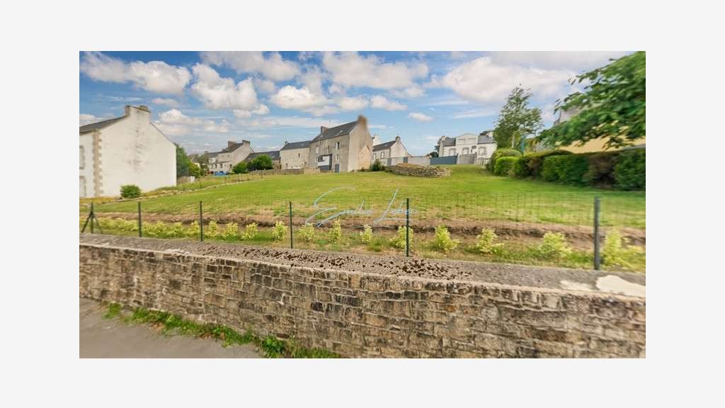AV immeuble sur 3 niveaux Centre-bourg d'Elliant