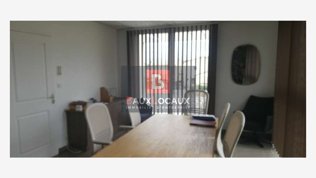 Ensemble immobilier à Entraigues-sur-la-Sorgue