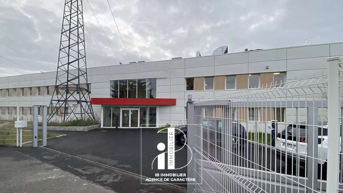 Bâtiment industriel 2200m² Fontainebleau A5 A6