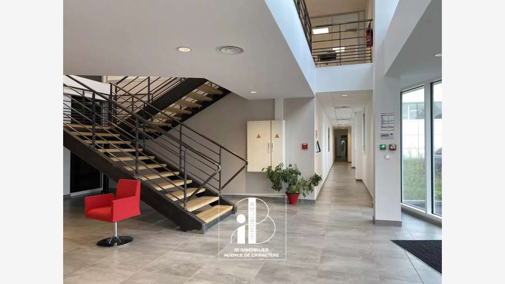 Bâtiment industriel 2200m² Fontainebleau A5 A6