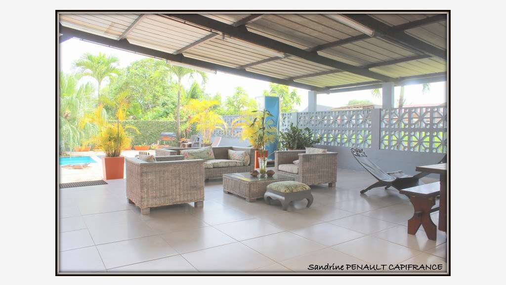 AV complexe immobilier 310m² prestigieux à Kourou