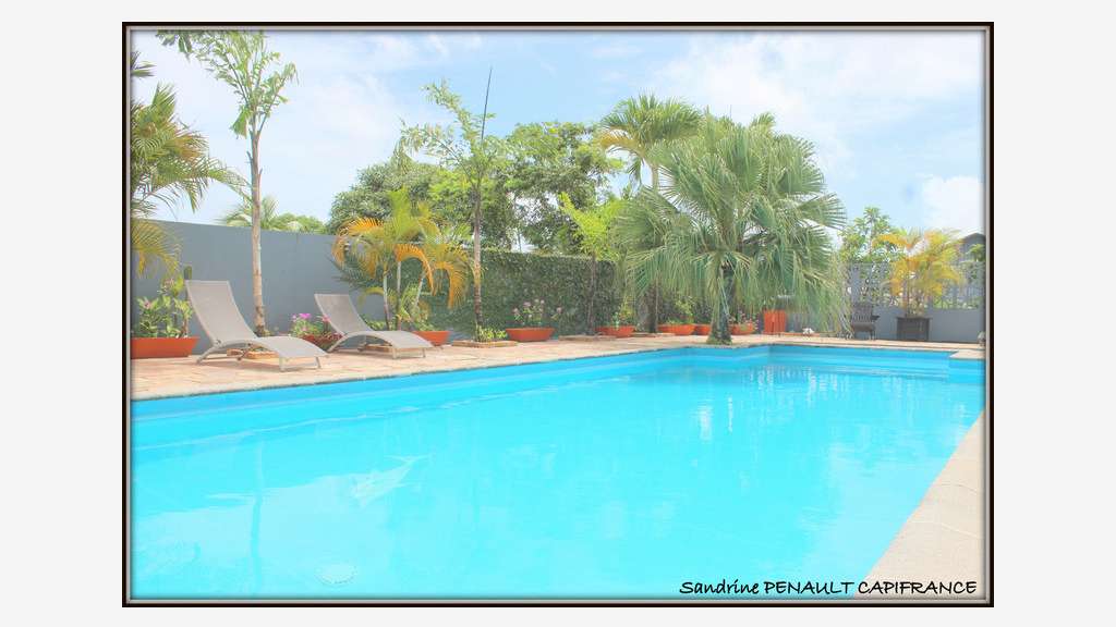 AV complexe immobilier 310m² prestigieux à Kourou
