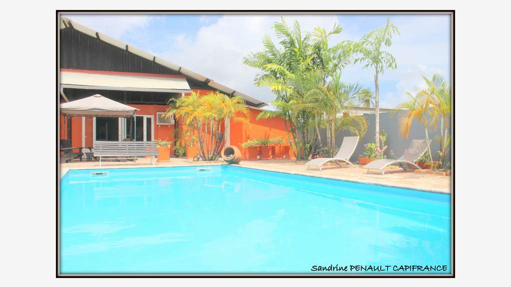 AV complexe immobilier 310m² prestigieux à Kourou