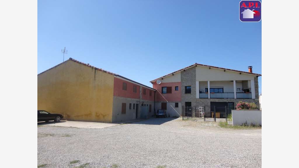 Immeuble proche Mirepoix comprenant 6 lots loués