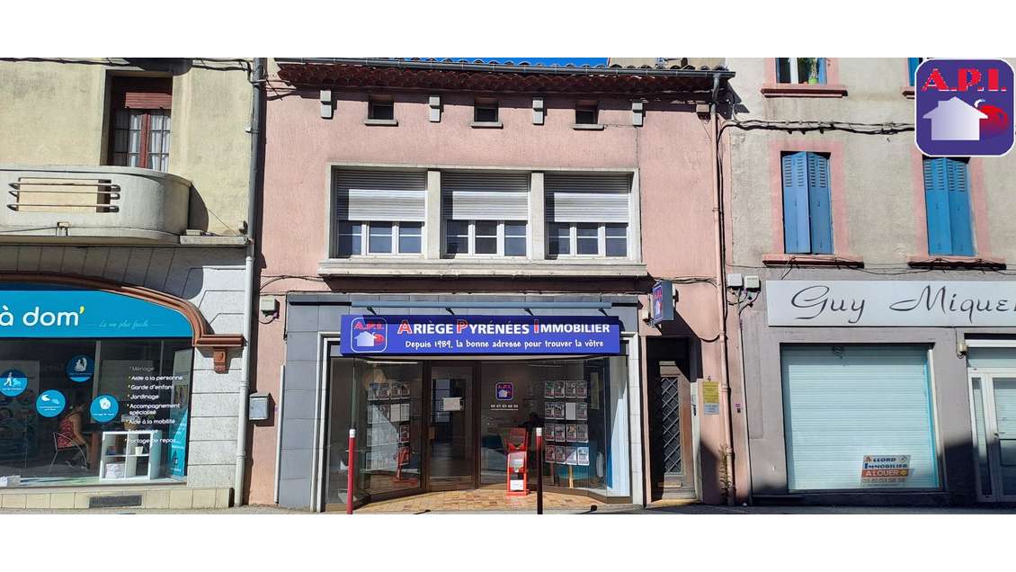 IMMEUBLE DE RAPPORT EN CENTRE-VILLE Situé en plein