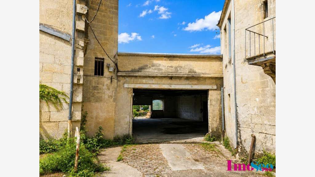 Immeuble 910m² à vendre proche centre de Libourne