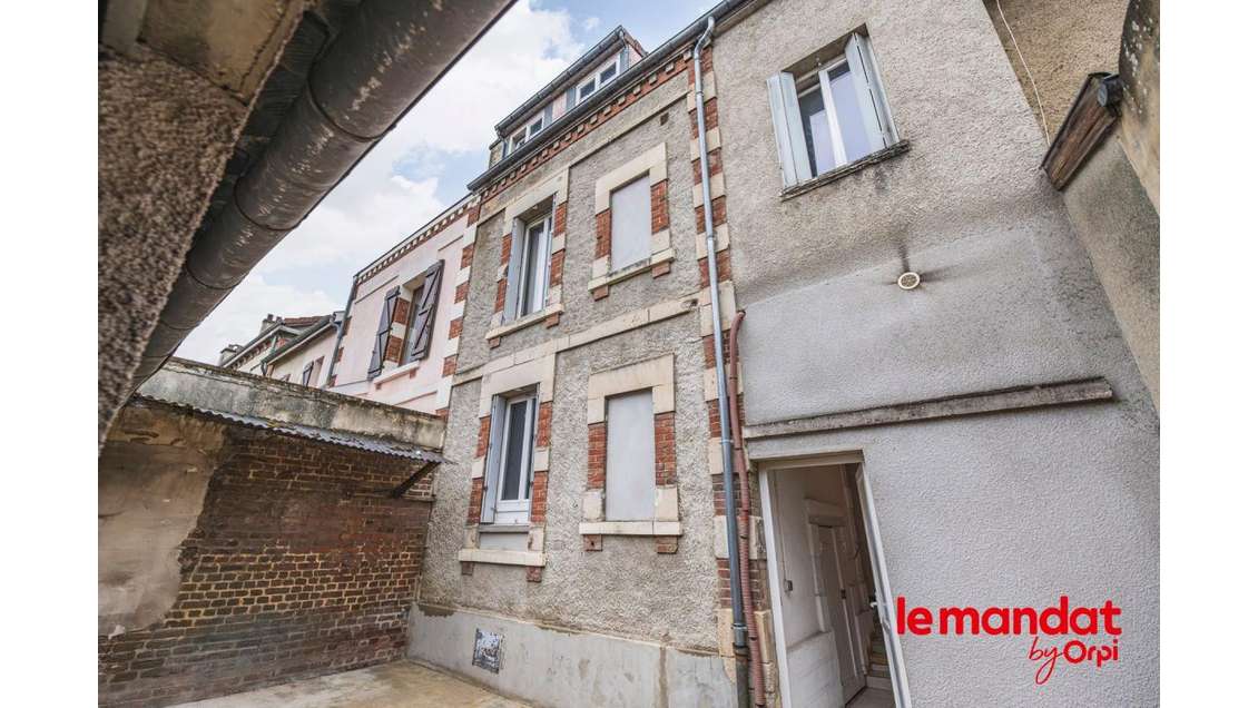 Immeuble de rapport à Magenta
