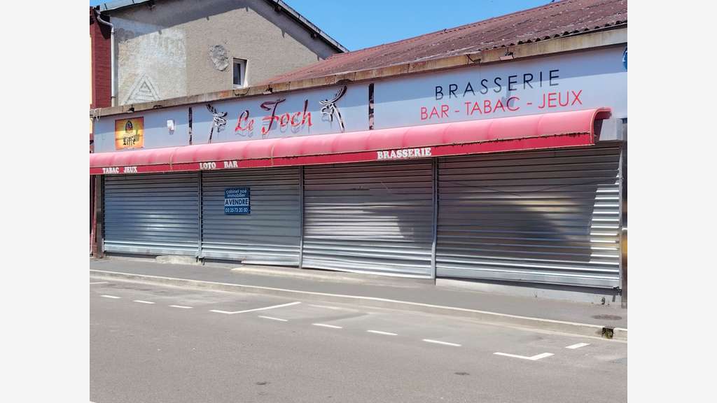 Opportunité, local + maison à Mailly le Camps