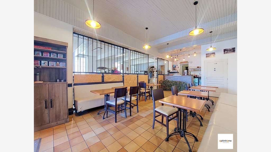 Immeuble local + log 452m² à vendre à Mezin (47)