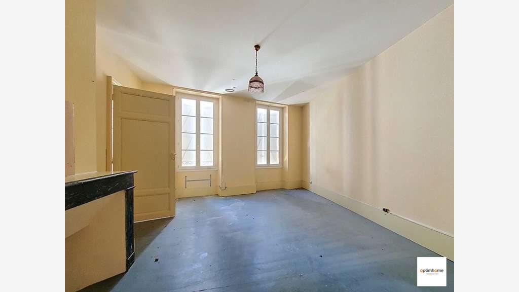 Immeuble local + log 452m² à vendre à Mezin (47)