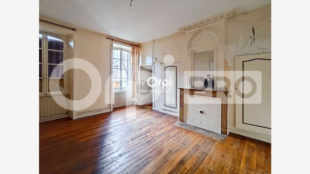 Immeuble de 233m² à vendre à Montluçon centre