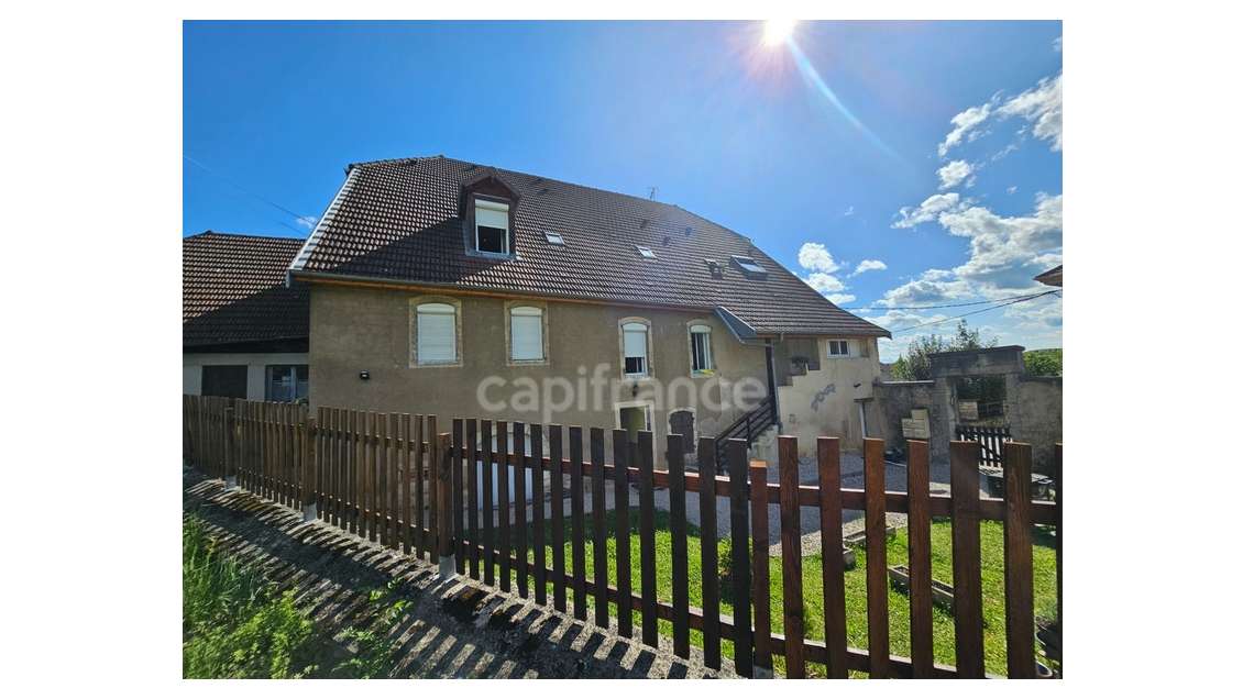 Vente immeuble de rapport > 8 % à Mouchard