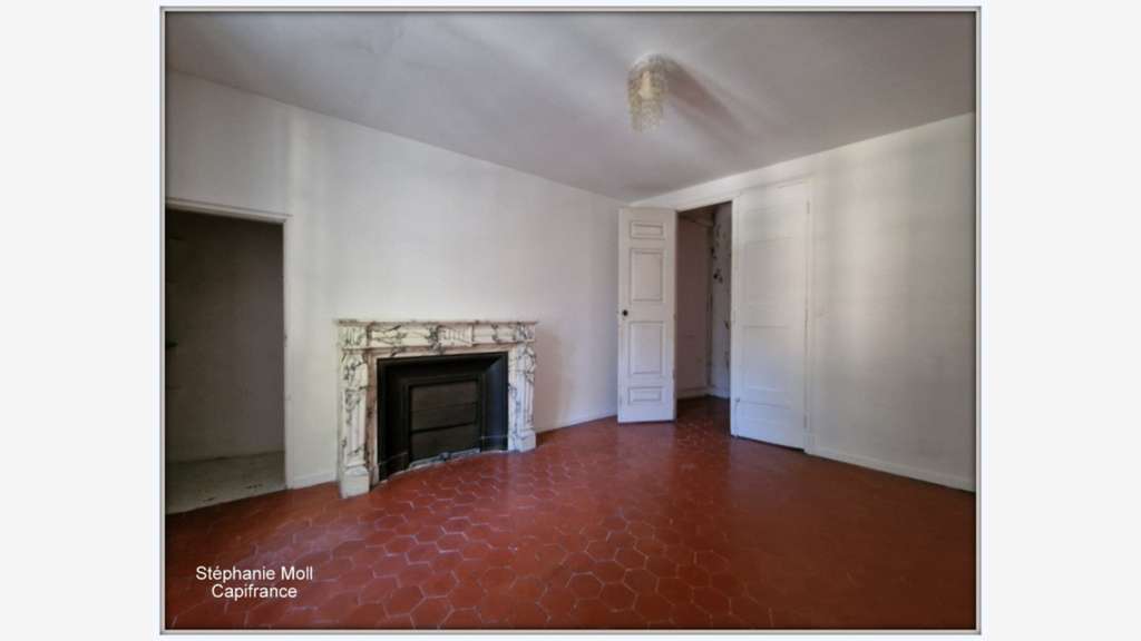 Immeuble ancien de 225m² à vendre à Narbonne (11)