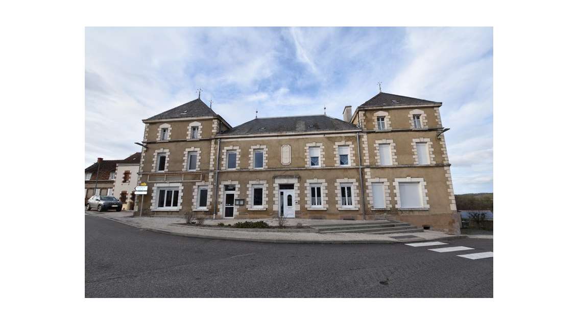 Immeuble à vendre à Neuvy-Grandchamp