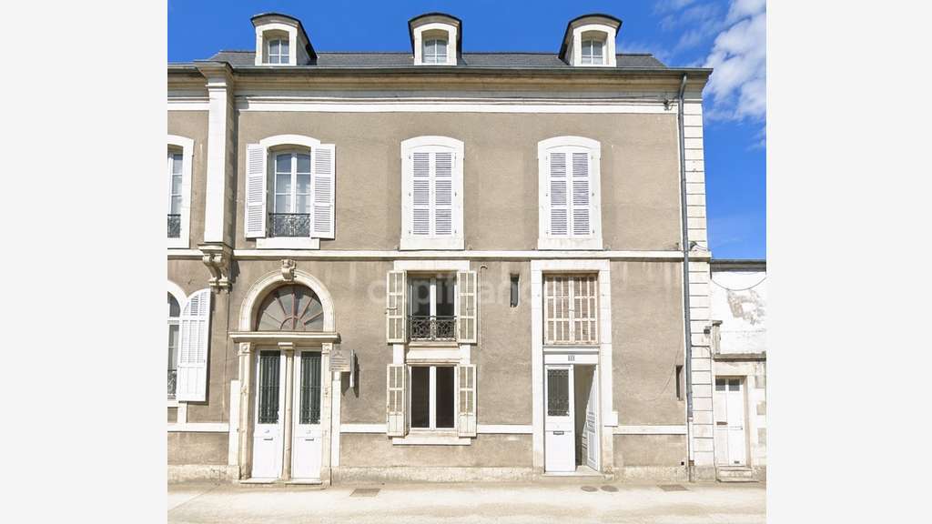 À vendre Immeuble 160m² en hyper centre de Nevers