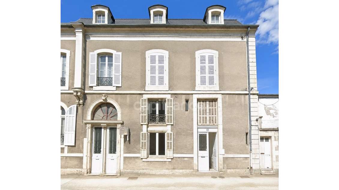 À vendre Immeuble 160m² en hyper centre de Nevers