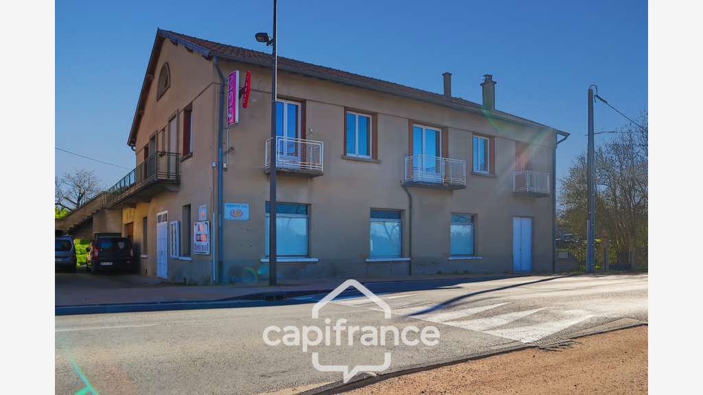 A vendre ensemble immobilier de 856m² à Paslières