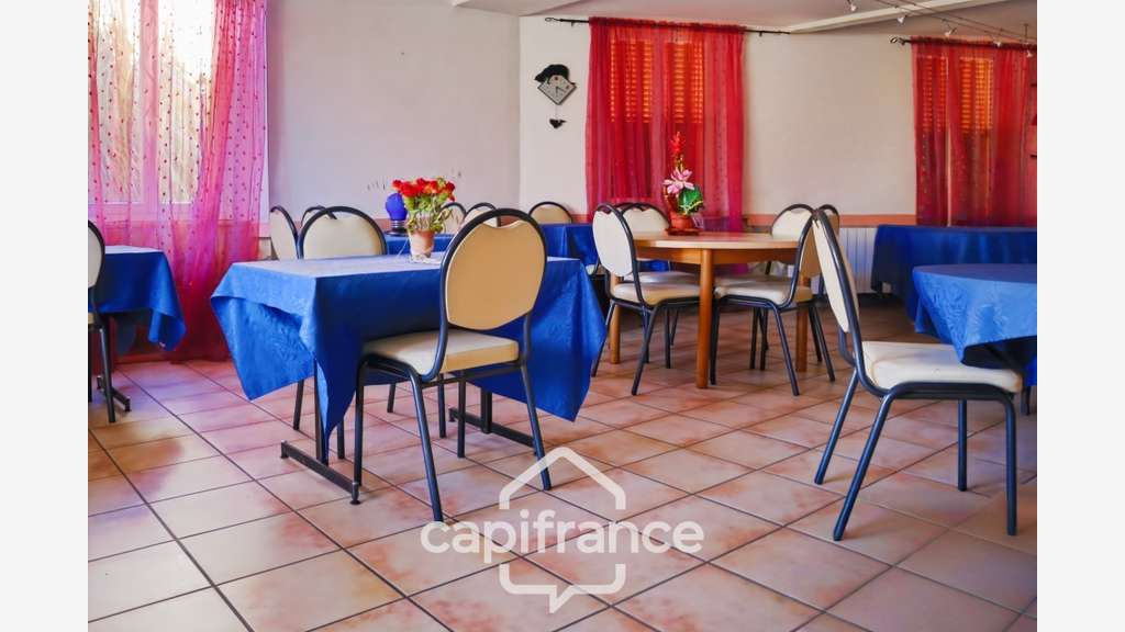 A vendre ensemble immobilier de 856m² à Paslières