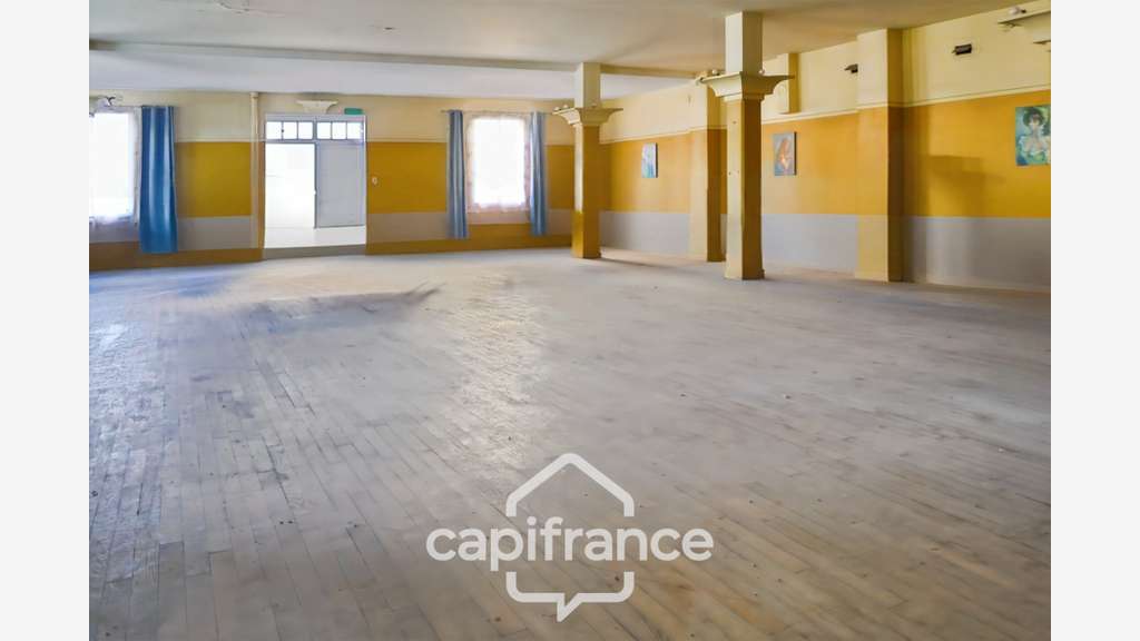 A vendre ensemble immobilier de 856m² à Paslières