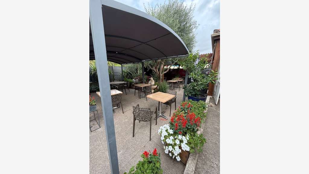 Vente murs commerciaux +habitation Pézenas centre