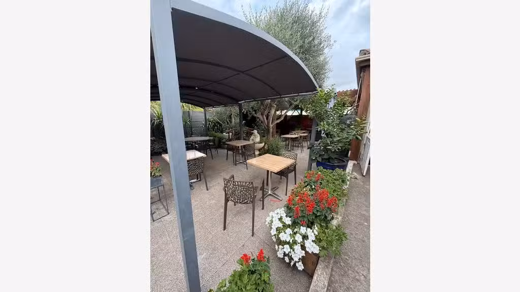 Vente murs commerciaux +habitation Pézenas centre