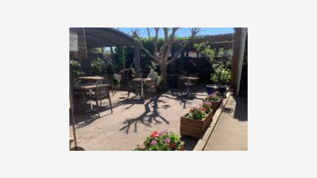 Vente murs commerciaux +habitation Pézenas centre
