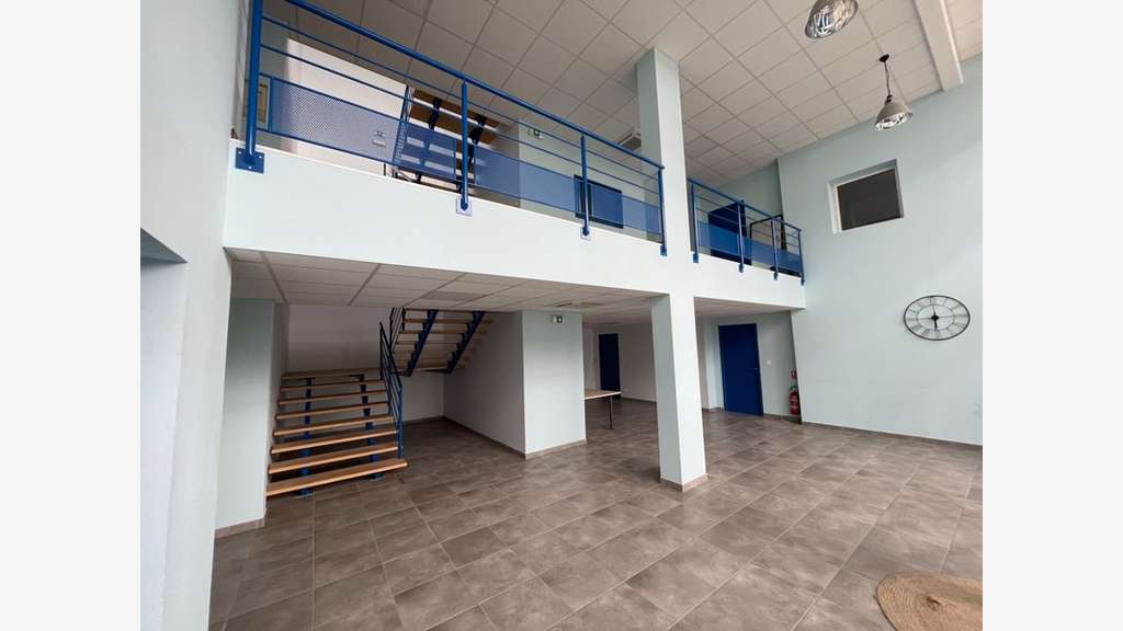 Entrepôt 700m² à vendre proche Portet-sur-Garonne