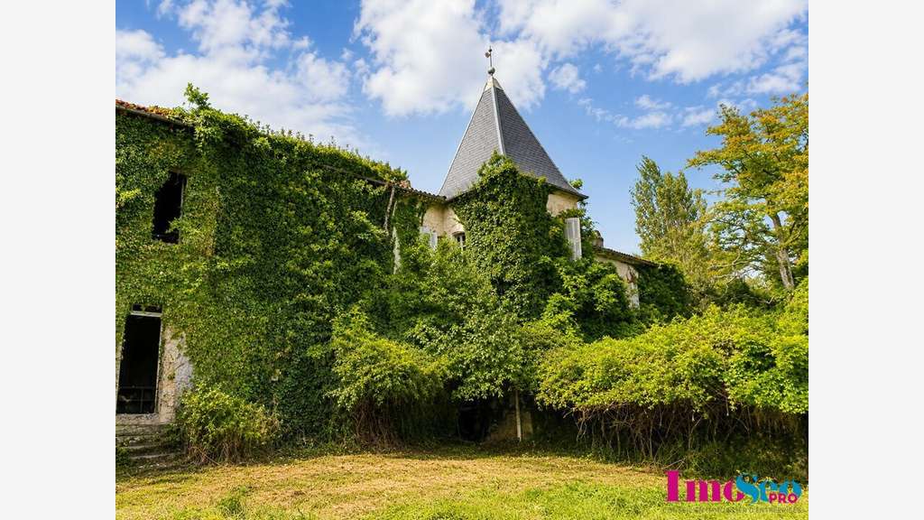 Ensemble immobilier viticole à vendre à Rions