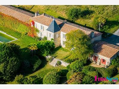 Ensemble immobilier viticole à vendre à Rions