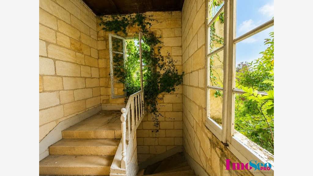 Ensemble immobilier viticole à vendre à Rions