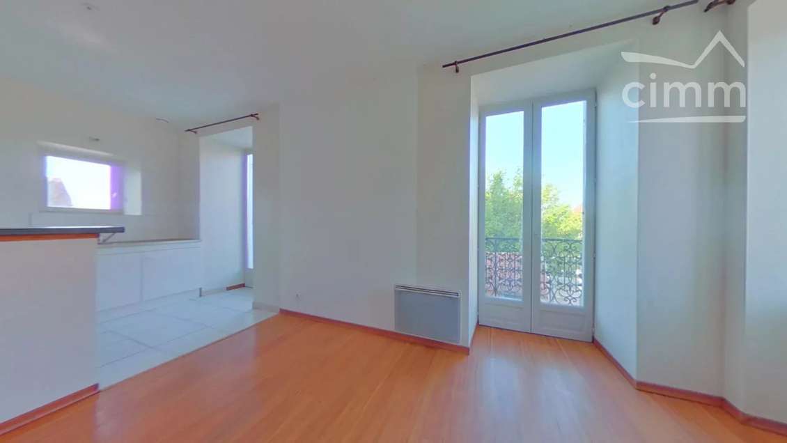 Bien immobilier composé de 5 logements à Rouvray