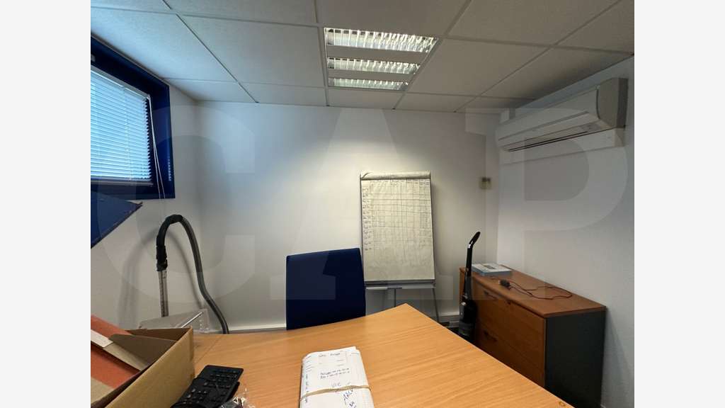 Vente local bureaux  230m² à Saint-Brieuc