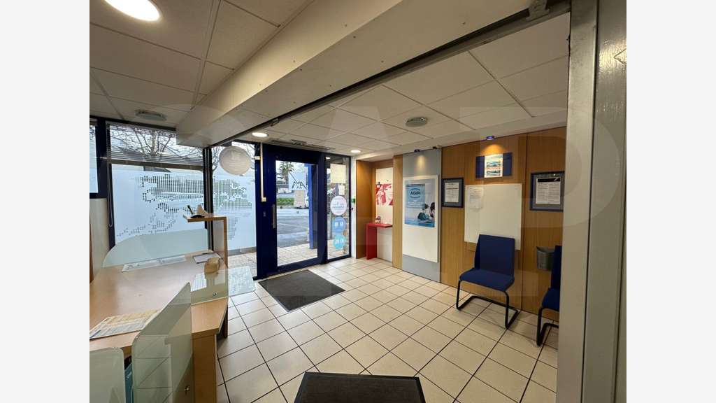 Vente local bureaux  230m² à Saint-Brieuc