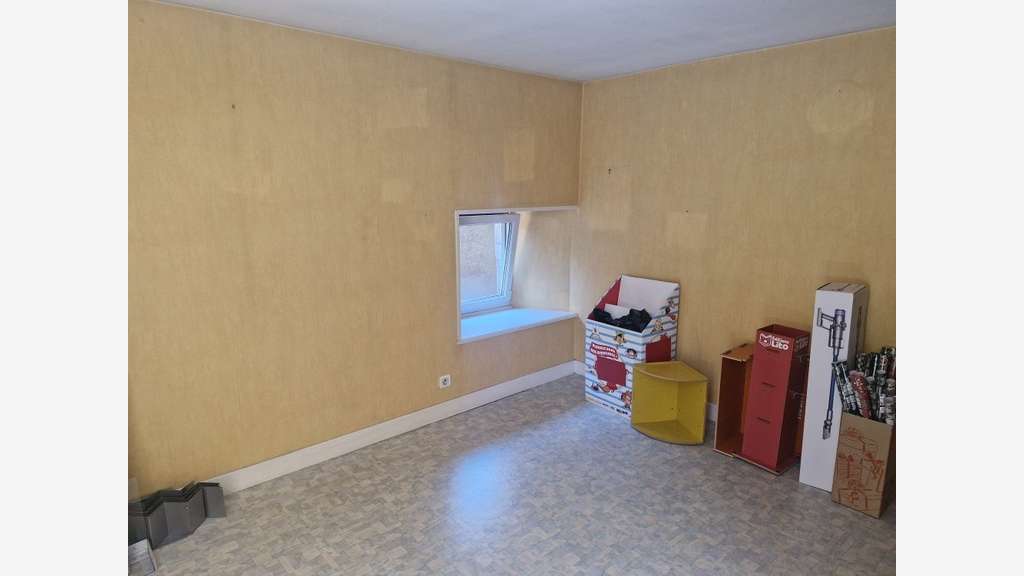 Vente d'Immeuble avec Magasin + Grand Appartement