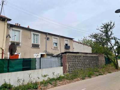 Vente ensemble immobilier de 42m² à Stains