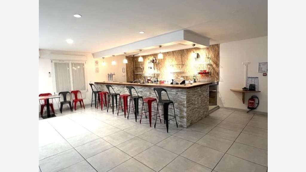 Locaux restauration 60m² à vendre proche Surgères
