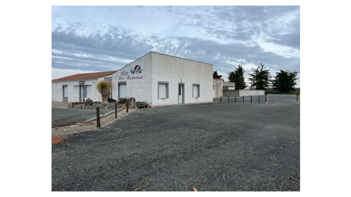 Locaux restauration 60m² à vendre proche Surgères