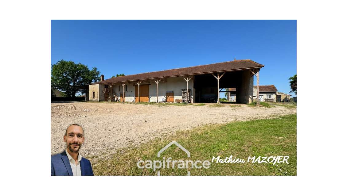 A vendre ancien hangar agricole 1100m² à Tronchy