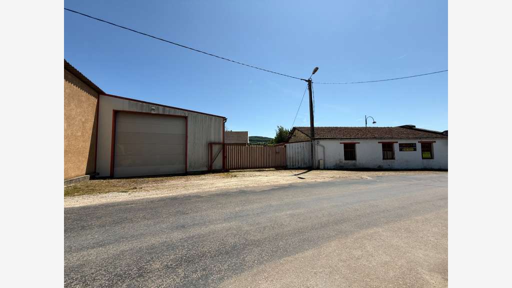 Local/bureau à vendre proche de VENAREY LES