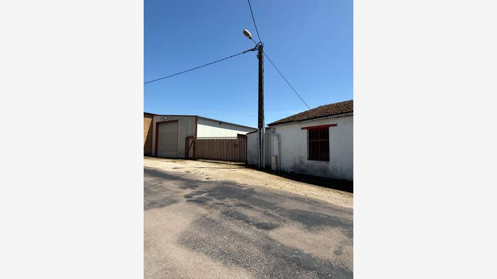 Local/bureau à vendre proche de VENAREY LES