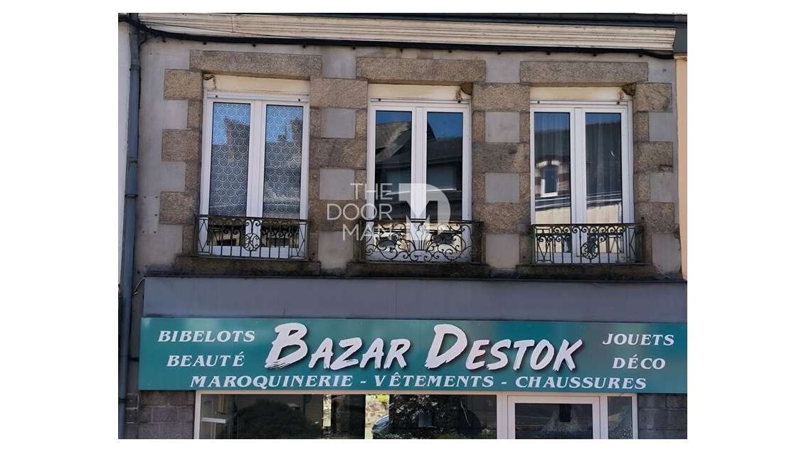 Vente immeuble centre ville de Villaines La Juhel