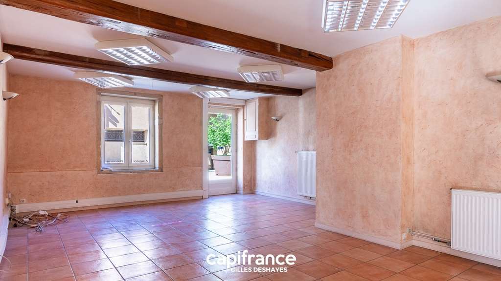 Immeuble mixte de 312m² à vendre à Villié-Morgon