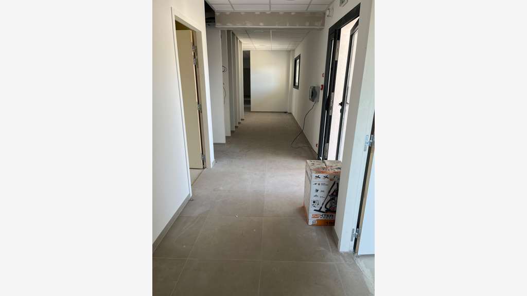 (13) Cabinet de 42m2 à vendre dans le Pôle Santé