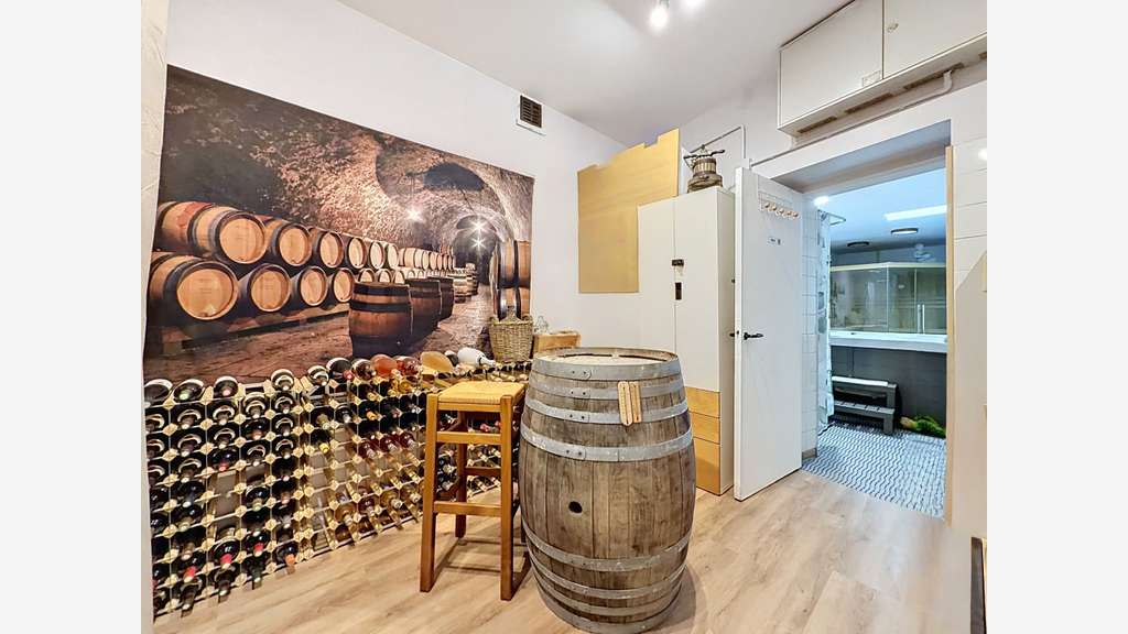 Tènement Maison+ resto+chambres+salle 440m2 axe A7