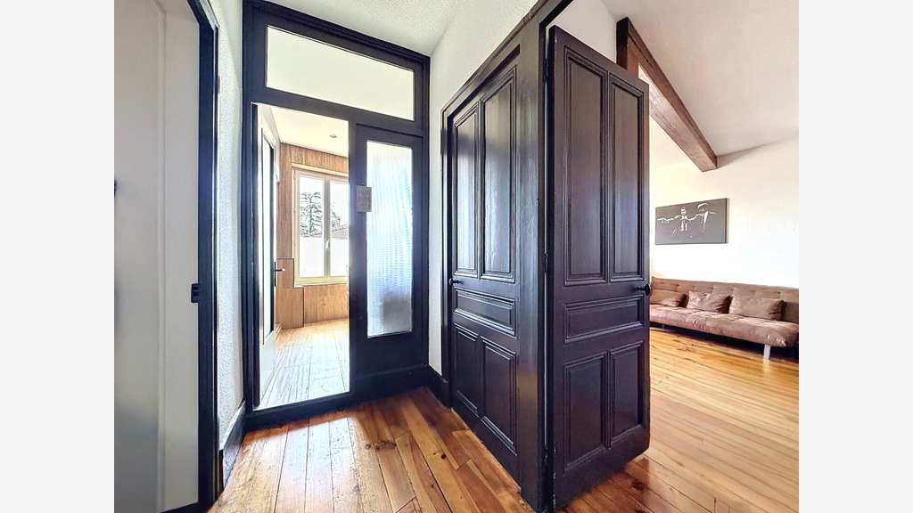 Tènement Maison+ resto+chambres+salle 440m2 axe A7