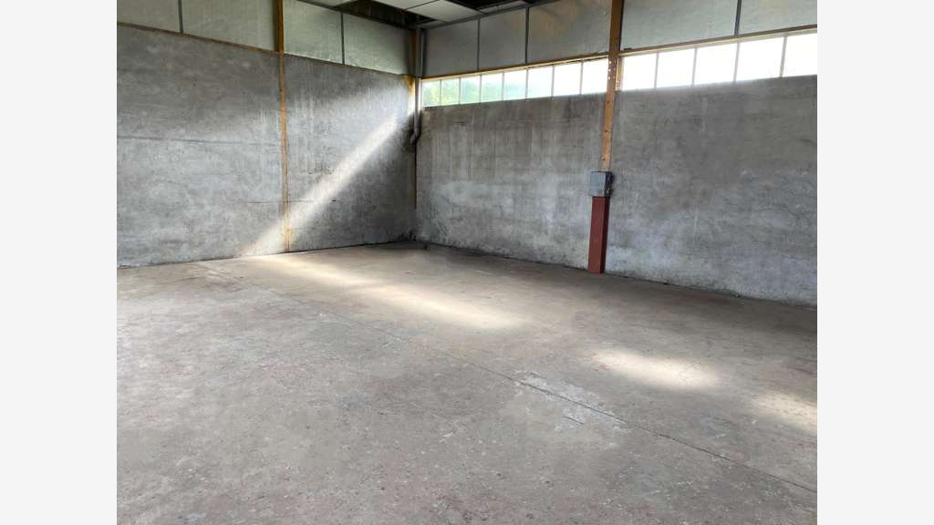 Exceptionnel ! Atelier à Vendre ou Louer