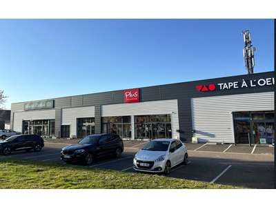 Vente Locaux commerciaux - Boutiques à Saint-Germain-du-Puy