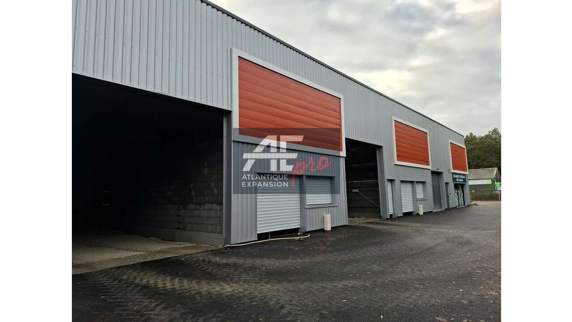 Vend entrepôt de 137m² à la Chapelle des Marais